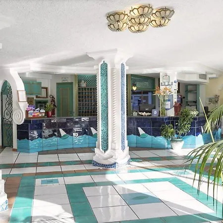 Tritone Resort&spa Hotel 4*